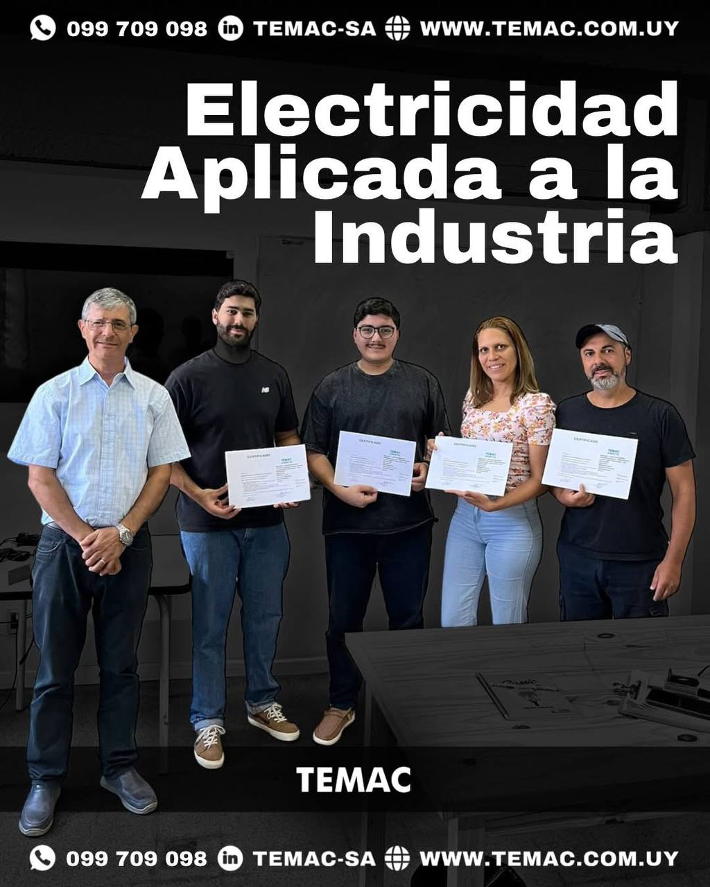 Grupo de profesionales uruguayos finalizando el curso de Electricidad Aplicada a la Industria dictado por TEMAC S.A. y el profesor José Romay.