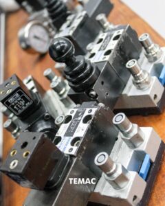 Capacitación técnica en Hidráulica Industrial y Mantenimiento dictada por TEMAC S.A., disponible en modalidad presencial y virtual.