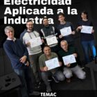 Profesionales y técnicos egresados del curso de capacitación industrial en Electricidad Aplicada dictado por TEMAC S.A. en Montevideo, Uruguay.